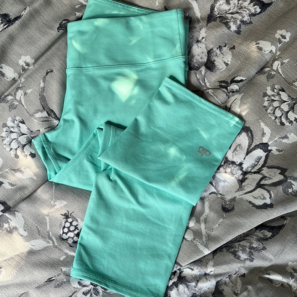 Alo Yoga Capri Leggings